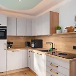 شقة Edler Wohnraum Luxurioese Stadtoase Mit Balkon, Kaffeevollautomat, Lift & Parkplatz