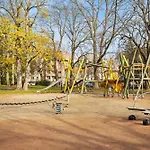 Edler Wohnraum Luxurioese Stadtoase Mit Balkon, Kaffeevollautomat, Lift & Parkplatz