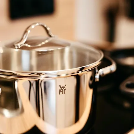 Appartamento Edler Wohnraum Luxurioese Stadtoase Mit Balkon, Kaffeevollautomat, Lift & Parkplatz *