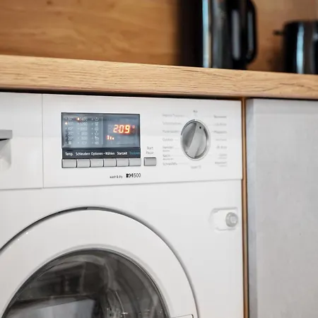 Edler Wohnraum Boutique-studio Mit Balkon, Miele-kaffeevollautomat, Lift, Parkplatz & Wlan 512 Mbps Apartment Chemnitz