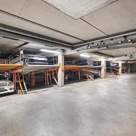 Edler Wohnraum Luxurioese Stadtoase Mit Balkon, Kaffeevollautomat, Lift & Parkplatz Apartment *