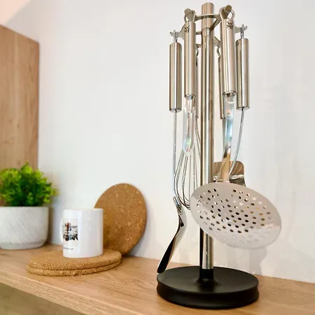 Apartment Edler Wohnraum Luxurioese Stadtoase Mit Balkon, Kaffeevollautomat, Lift & Parkplatz *
