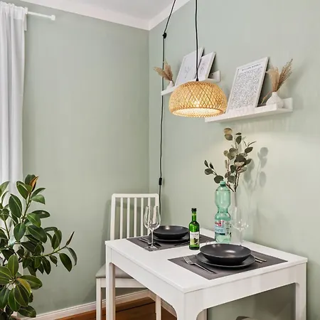 Edler Wohnraum Boutique-studio Mit Balkon, Miele-kaffeevollautomat, Lift, Parkplatz & Wlan 512 Mbps Apartment Chemnitz
