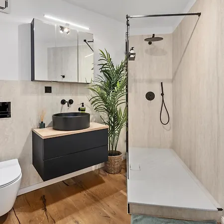 Appartamento Edler Wohnraum Luxurioese Stadtoase Mit Balkon, Kaffeevollautomat, Lift & Parkplatz Chemnitz