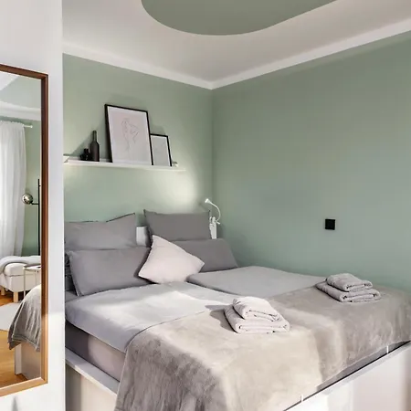 Edler Wohnraum Boutique-studio Mit Balkon, Miele-kaffeevollautomat, Lift, Parkplatz & Wlan 512 Mbps * Chemnitz
