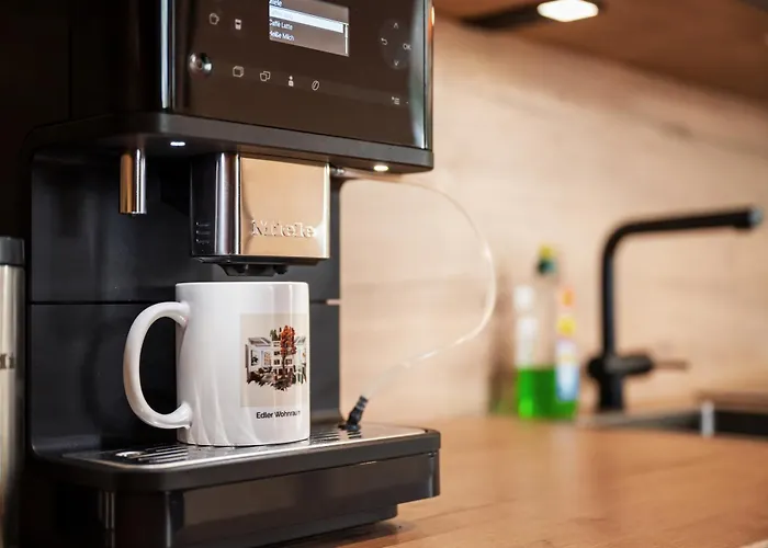 Edler Wohnraum Luxurioese Stadtoase Mit Balkon, Kaffeevollautomat, Lift & Parkplatz