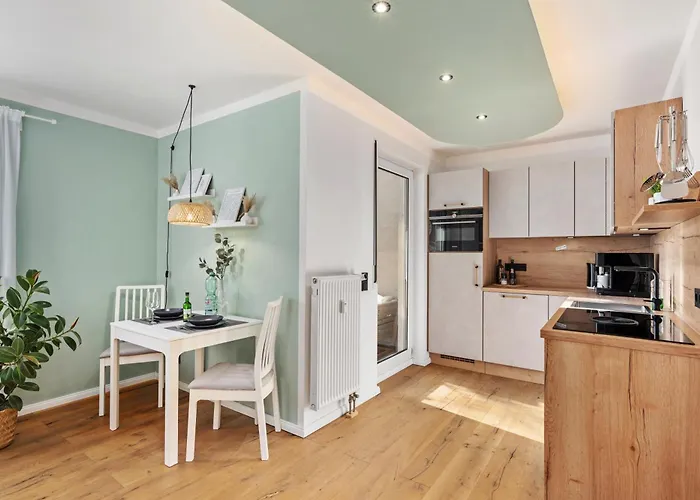 Edler Wohnraum Luxurioese Stadtoase Mit Balkon, Kaffeevollautomat, Lift & Parkplatz Apartamento