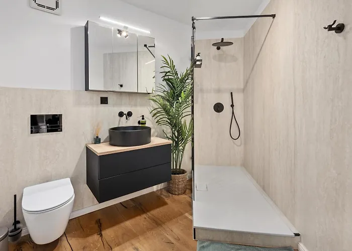 Apartamento Edler Wohnraum Luxurioese Stadtoase Mit Balkon, Kaffeevollautomat, Lift & Parkplatz Chemnitz